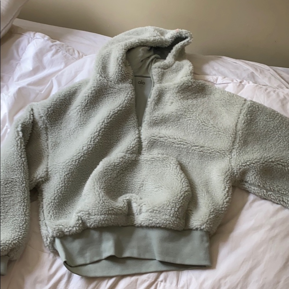 Light green/blue Alo pullover